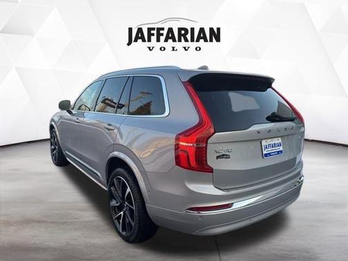2023 Volvo XC90 B6 Plus 7-Seater