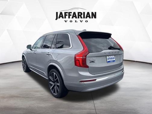 2023 Volvo XC90 B6 Plus 7-Seater