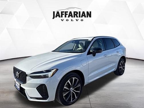 2023 Volvo XC60 Plus