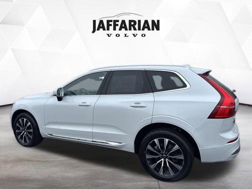 2023 Volvo XC60 B5 Plus Bright Theme