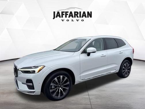 2023 Volvo XC60 B5 Plus Bright Theme