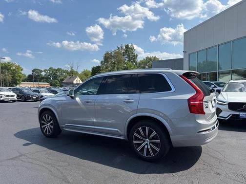 2025 Volvo XC90 B5 Plus