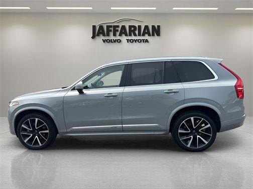 2024 Volvo XC90 B6 Plus Bright Theme 6-Seater