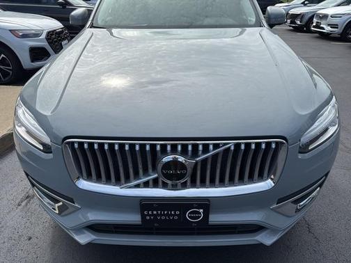 2024 Volvo XC90 B6 Plus Bright Theme 6-Seater
