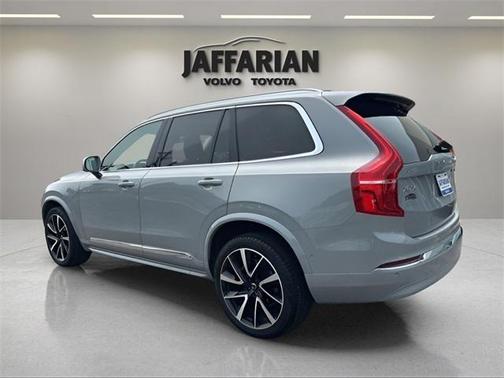 2024 Volvo XC90 B6 Plus Bright Theme 6-Seater