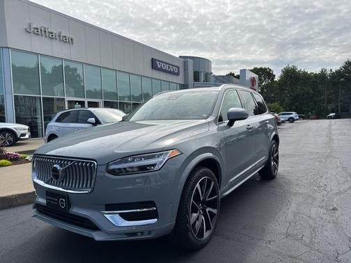 2024 Volvo XC90 B6 Plus Bright Theme 6-Seater