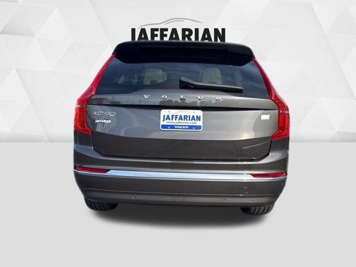 2024 Volvo XC90 Recharge Plug-In Hybrid T8 Plus Bright Theme 7 Passenger