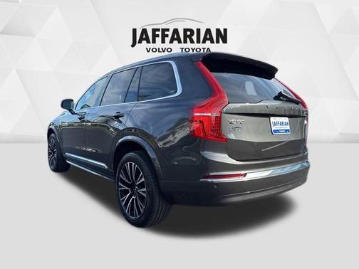 2024 Volvo XC90 Recharge Plug-In Hybrid T8 Plus Bright Theme 7 Passenger