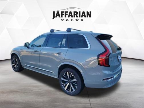 2026 Volvo XC90 B5 Core