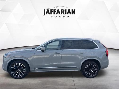 2025 Volvo XC90 B6 Plus 7-Seater