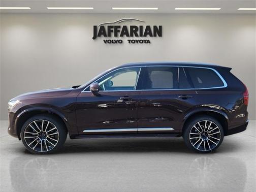 2025 Volvo XC90 B6 Plus 6-Seater