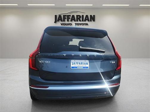 2025 Volvo XC90 Plug-In Hybrid T8 Plus 7-Seater