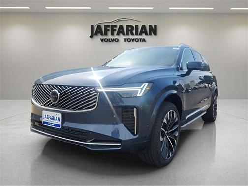 2025 Volvo XC90 Plug-In Hybrid T8 Plus 7-Seater