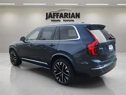 2025 Volvo XC90 Plug-In Hybrid T8 Plus 7-Seater
