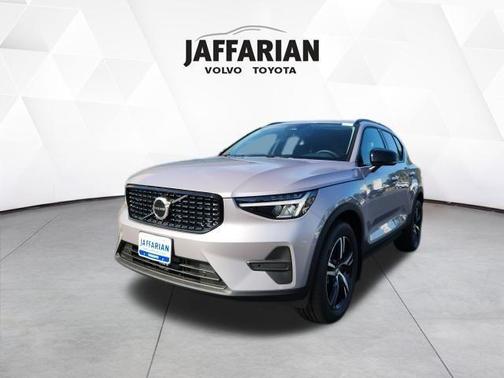 2026 Volvo XC40 B5 Core