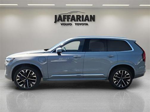 2025 Volvo XC90 Plug-In Hybrid T8 Ultra 7-Seater