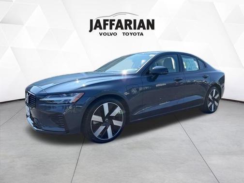 2024 Volvo S60 Recharge Plug-In Hybrid T8 Plus Dark Theme