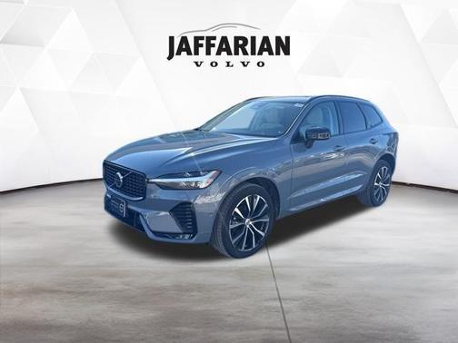 2024 Volvo XC60 B5 Plus Dark Theme