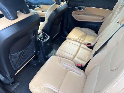 2024 Volvo XC90 Recharge Plug-In Hybrid T8 Ultimate Bright Theme 7-Seater