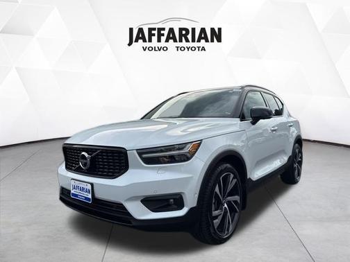 2022 Volvo XC40 T5 R-Design