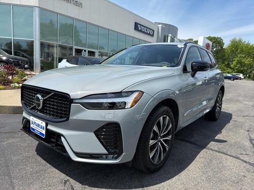 2024 Volvo XC60 B5 Plus Dark Theme