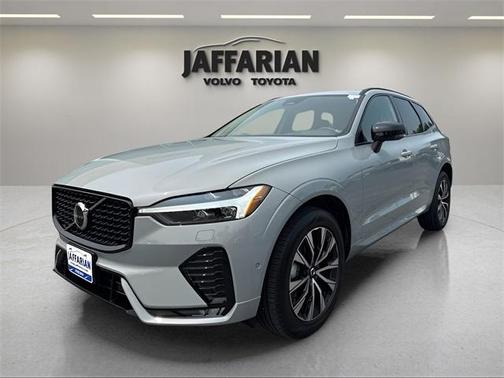 2024 Volvo XC60 B5 Plus Dark Theme