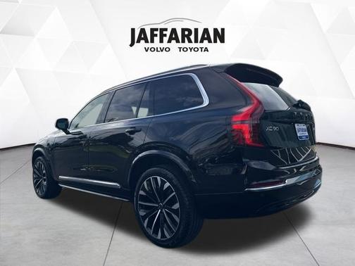 2026 Volvo XC90 B6 Plus 7-Seater