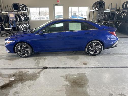2025 Hyundai ELANTRA SEL
