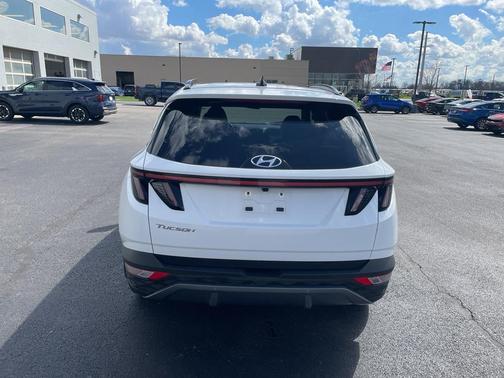 White Pearl 2024 Hyundai TUCSON Limited