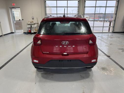 2024 Hyundai VENUE Limited