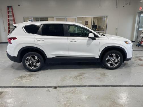 2022 Hyundai SANTA FE SE
