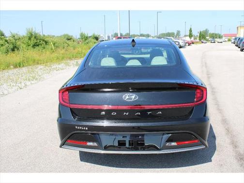 2022 Hyundai SONATA SE