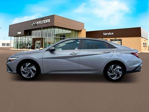 2025 Hyundai ELANTRA SEL
