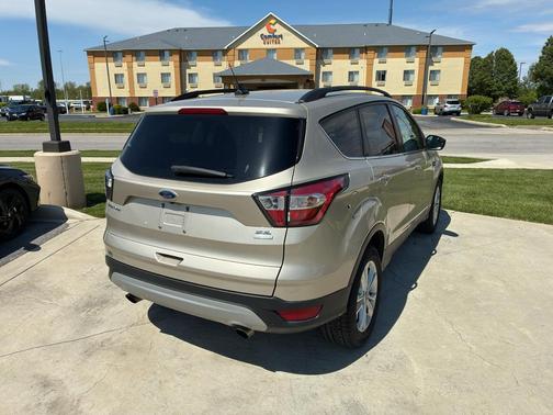 WHITE GOLD METALLIC 2018 Ford Escape SEL
