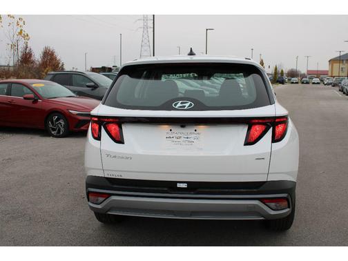 2025 Hyundai TUCSON SE