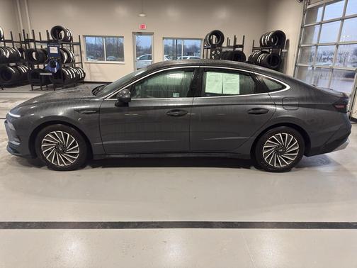 2024 Hyundai SONATA Hybrid Limited