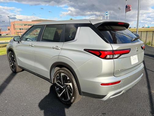 2024 Mitsubishi Outlander SE Black Edition S-AWC