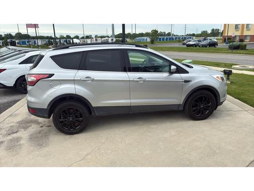 INGOT SILVER METALLIC 2018 Ford Escape SE