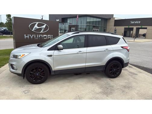 INGOT SILVER METALLIC 2018 Ford Escape SE