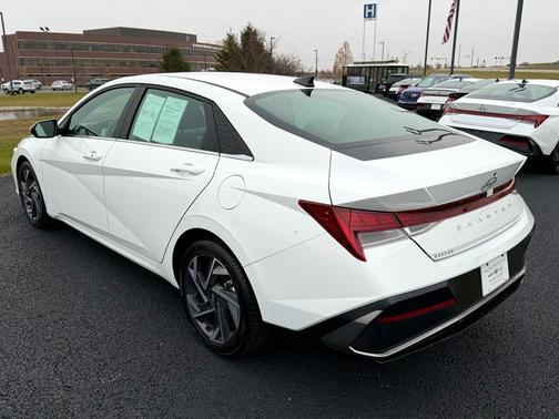 2025 Hyundai ELANTRA SEL