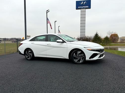 2025 Hyundai ELANTRA SEL