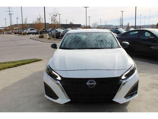 2025 Nissan Altima SV FWD