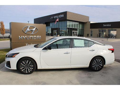 2025 Nissan Altima SV FWD