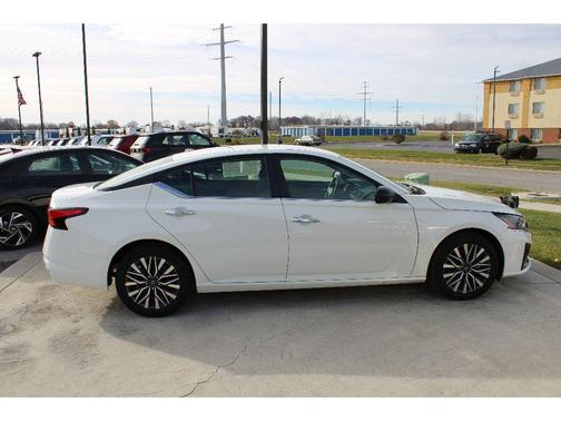 2025 Nissan Altima SV FWD