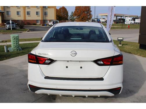 2025 Nissan Altima SV FWD