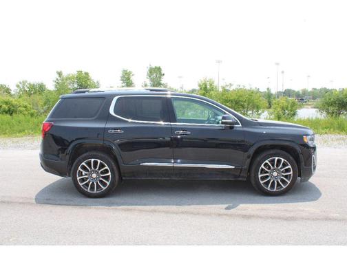 2022 GMC Acadia Denali