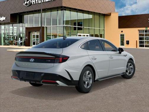 2026 Hyundai SONATA SE
