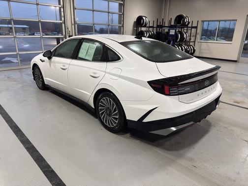 2024 Hyundai SONATA Hybrid SE