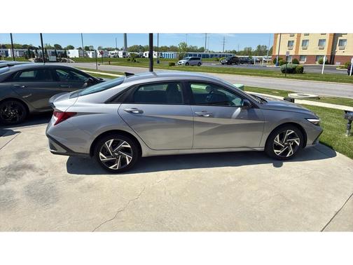 Fluid Metal 2025 Hyundai ELANTRA HEV SEL Sport