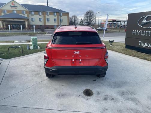 2024 Hyundai KONA SEL